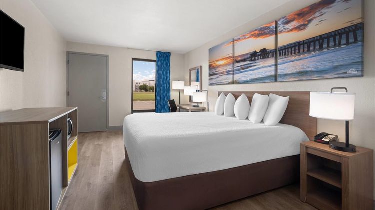 Days Inn Norfolk Room