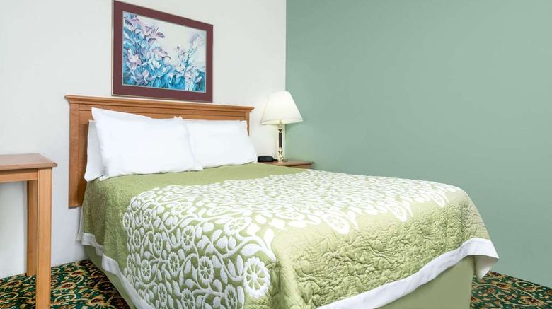 <b>Days Inn St Cloud Room</b>. Images powered by <a href="https://iceportal.shijigroup.com/" title="IcePortal" target="_blank">IcePortal</a>.