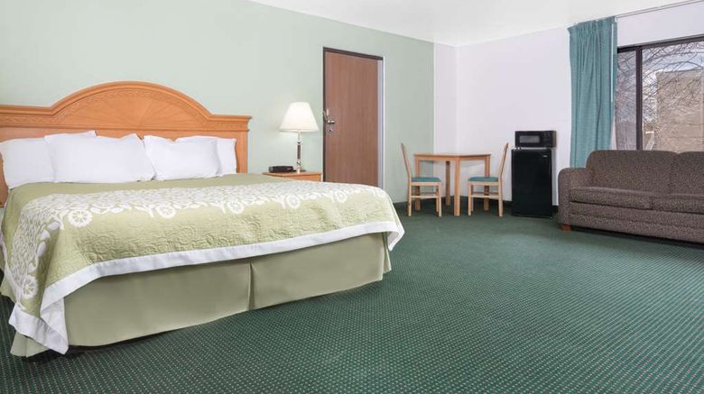 <b>Days Inn St Cloud Suite</b>. Images powered by <a href="https://iceportal.shijigroup.com/" title="IcePortal" target="_blank">IcePortal</a>.
