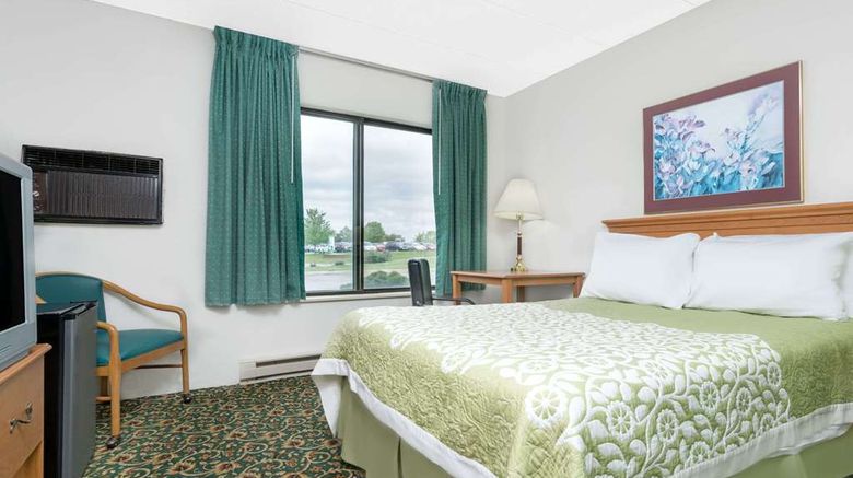 <b>Days Inn St Cloud Room</b>. Images powered by <a href="https://iceportal.shijigroup.com/" title="IcePortal" target="_blank">IcePortal</a>.