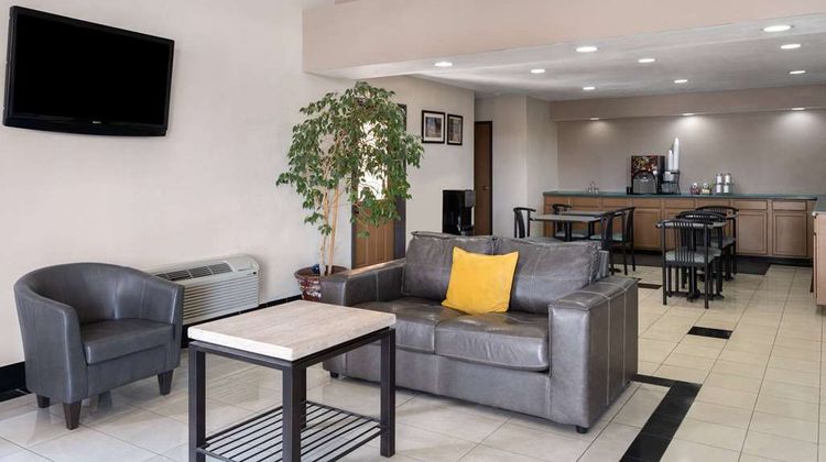 Travelodge Tucson Lobby