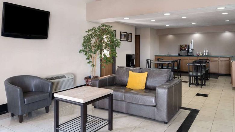 <b>Travelodge Tucson Lobby</b>. Images powered by <a href="https://iceportal.shijigroup.com/" title="IcePortal" target="_blank">IcePortal</a>.