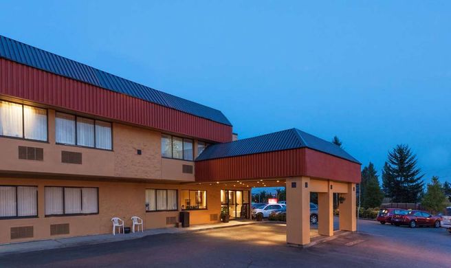 Ramada Coquitlam Exterior