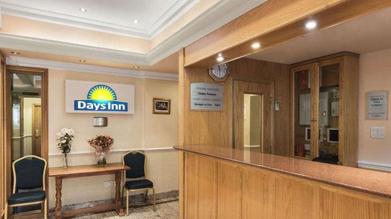 <b>Days Inn by Wyndham London Hyde Park Lobby</b>. Images powered by <a href="https://iceportal.shijigroup.com/" title="IcePortal" target="_blank">IcePortal</a>.