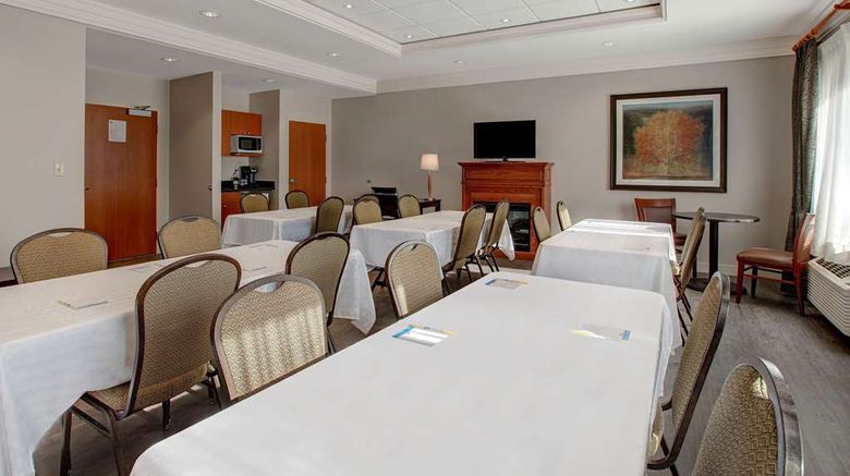 <b>Days Inn & Suites Collingwood Meeting</b>. Images powered by <a href="https://iceportal.shijigroup.com/" title="IcePortal" target="_blank">IcePortal</a>.
