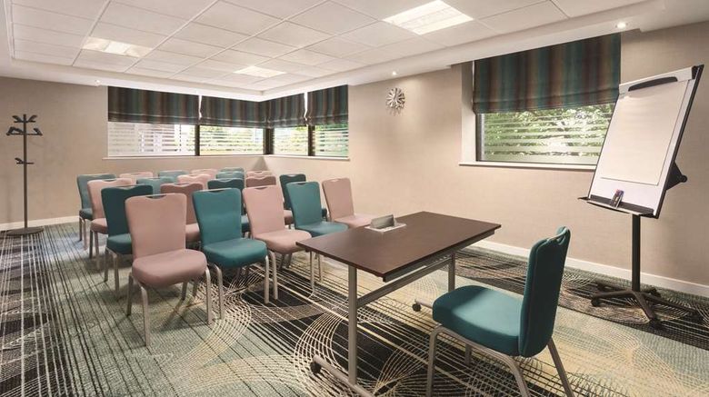<b>Ramada Hotel & Suites Coventry Meeting</b>. Images powered by <a href="https://iceportal.shijigroup.com/" title="IcePortal" target="_blank">IcePortal</a>.