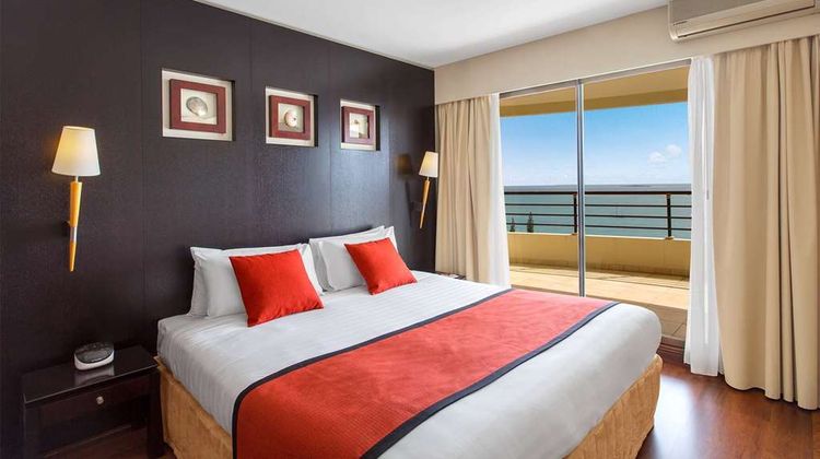Ramada Hotel and Suites Noumea Suite