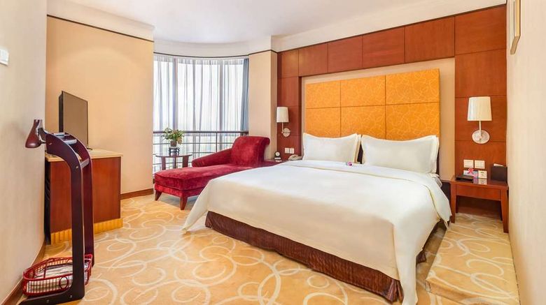 <b>Days Hotel and Suites Jiaozuo Room</b>. Images powered by <a href="https://iceportal.shijigroup.com/" title="IcePortal" target="_blank">IcePortal</a>.