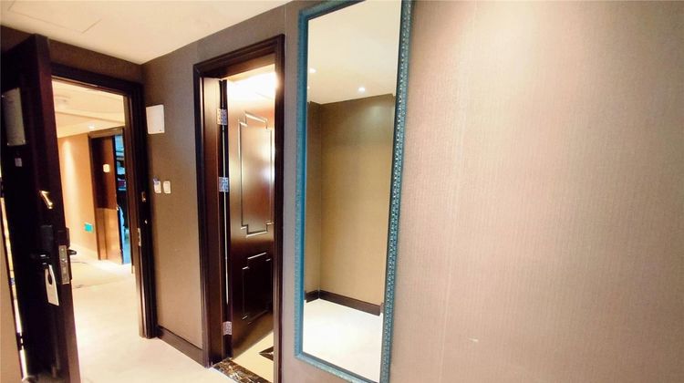 Ramada Plaza Tian Lu Hotel Room