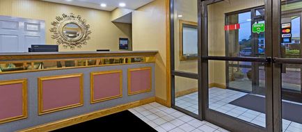 Super 8 Franklin/Hwy 31 Lobby