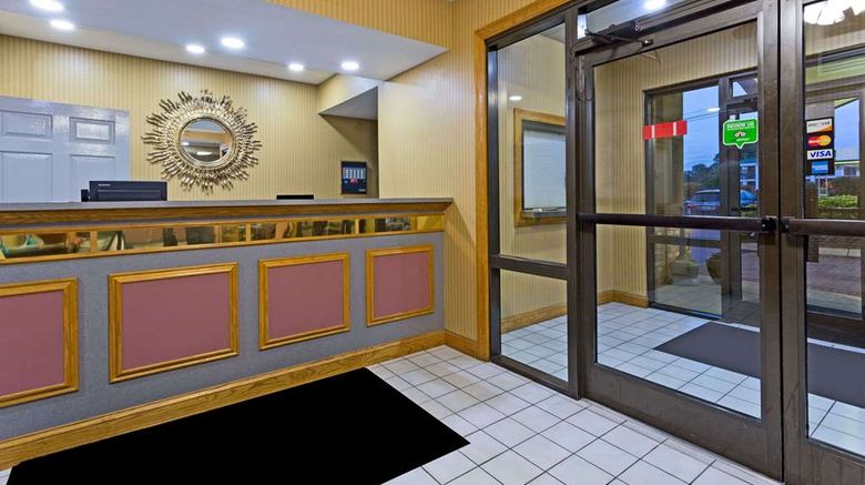 <b>Super 8 Franklin/Hwy 31 Lobby</b>. Images powered by <a href="https://iceportal.shijigroup.com/" title="IcePortal" target="_blank">IcePortal</a>.