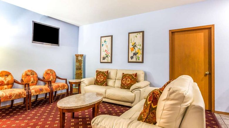 <b>Days Inn Ellensburg Lobby</b>. Images powered by <a href="https://iceportal.shijigroup.com/" title="IcePortal" target="_blank">IcePortal</a>.