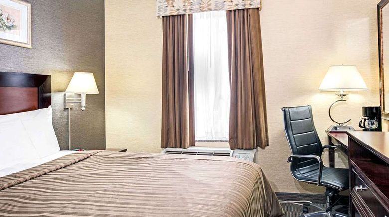 <b>Days Inn Long Island City Room</b>. Images powered by <a href="https://iceportal.shijigroup.com/" title="IcePortal" target="_blank">IcePortal</a>.