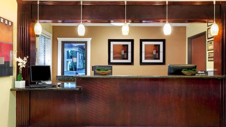 Howard Johnson Lafayette Lobby