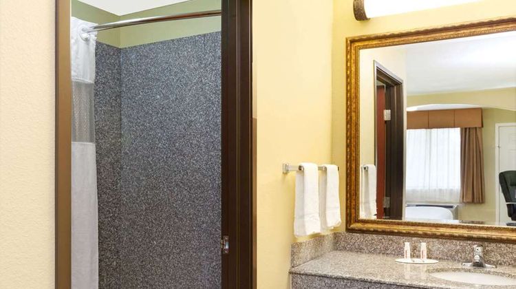 Howard Johnson Lafayette Room