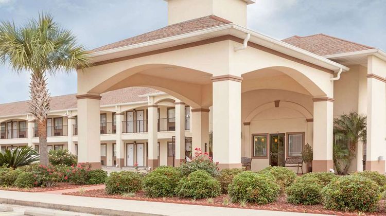 Howard Johnson Lafayette Exterior