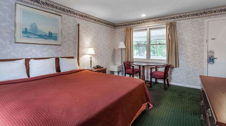 Travelodge Great Barrington Suite