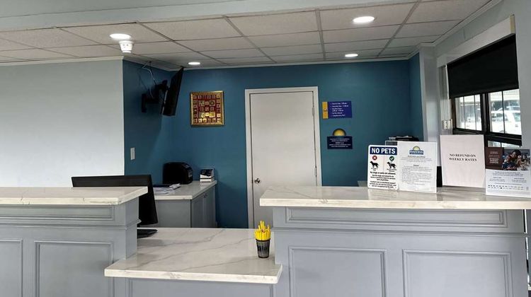 Days Inn Lake Charles Lobby