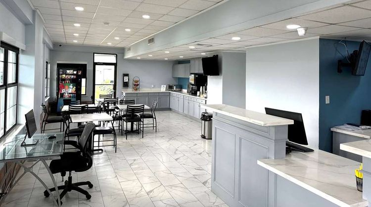 Days Inn Lake Charles Lobby