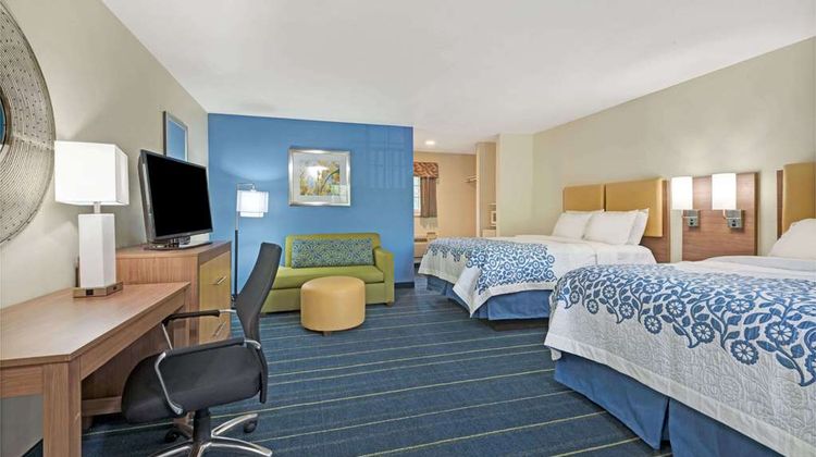 Days Inn Ridgefield Room