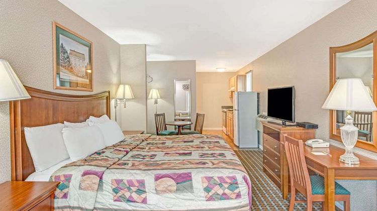 Days Inn Ridgefield Room