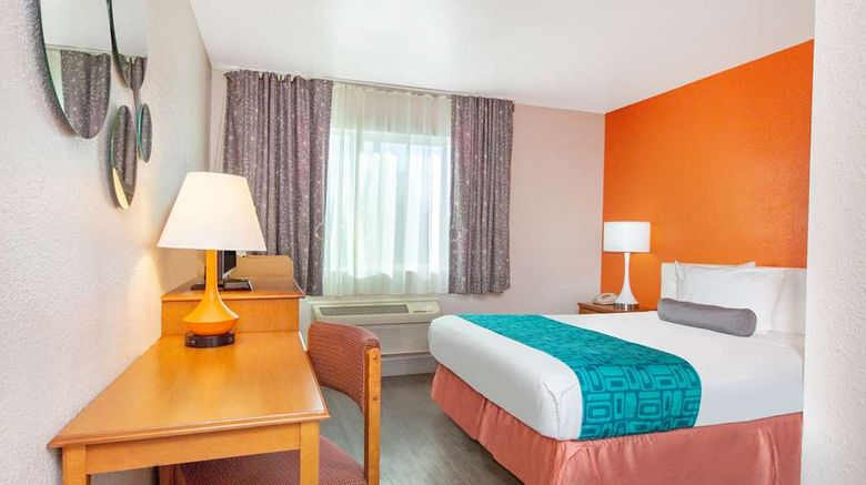 <b>Howard Johnson Inn Salem Room</b>. Images powered by <a href="https://iceportal.shijigroup.com/" title="IcePortal" target="_blank">IcePortal</a>.