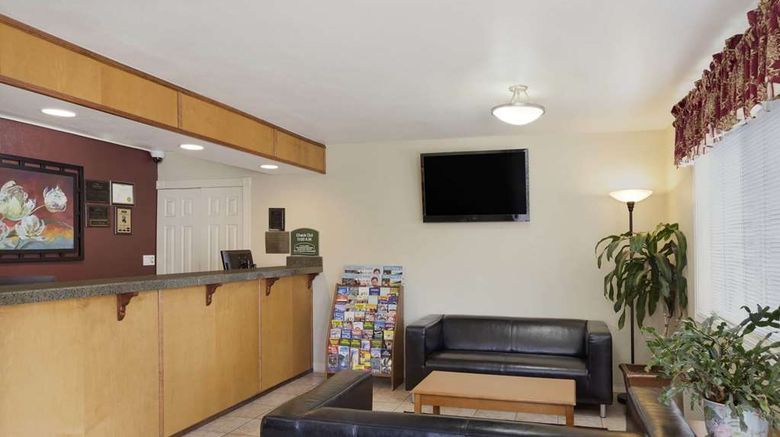 <b>Howard Johnson Inn Salem Lobby</b>. Images powered by <a href="https://iceportal.shijigroup.com/" title="IcePortal" target="_blank">IcePortal</a>.