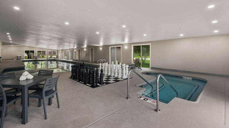 Wyndham Garden Galena Hotel & Day Spa Pool