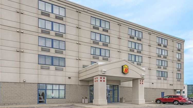 Super 8 Mississauga Exterior
