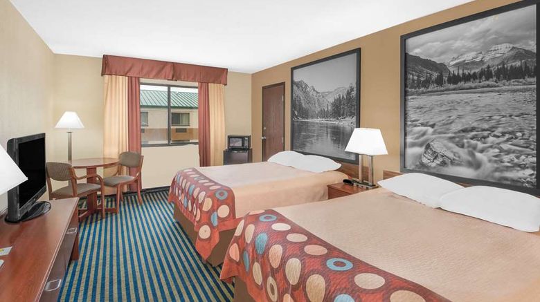 <b>Super 8 Marshalltown Room</b>. Images powered by <a href="https://iceportal.shijigroup.com/" title="IcePortal" target="_blank">IcePortal</a>.
