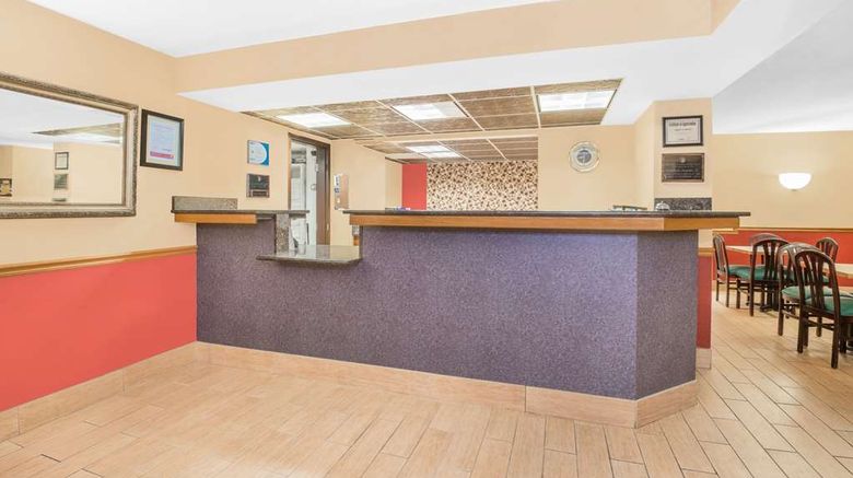 <b>Super 8 Marshalltown Lobby</b>. Images powered by <a href="https://iceportal.shijigroup.com/" title="IcePortal" target="_blank">IcePortal</a>.
