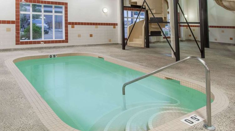 Ramada Camrose Pool