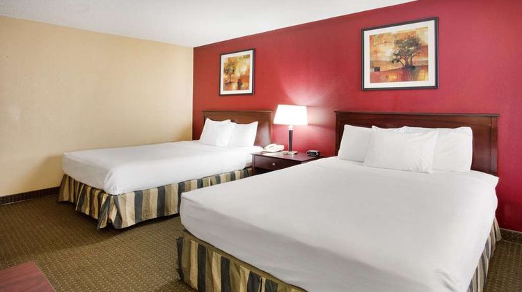 Ramada Bettendorf Room