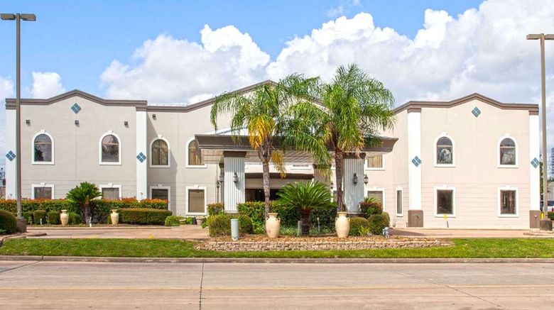 <b>Days Inn/Suites Webster NASA Exterior</b>. Images powered by <a href="https://iceportal.shijigroup.com/" title="IcePortal" target="_blank">IcePortal</a>.