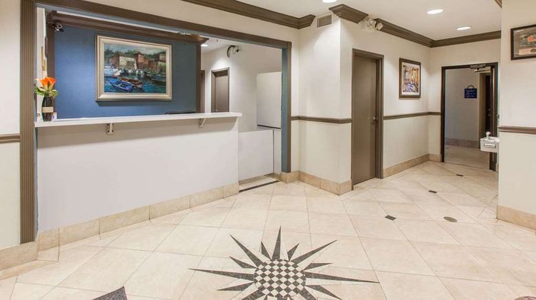 <b>Days Inn/Suites Webster NASA Lobby</b>. Images powered by <a href="https://iceportal.shijigroup.com/" title="IcePortal" target="_blank">IcePortal</a>.