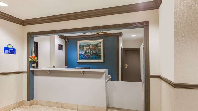 <b>Days Inn/Suites Webster NASA Lobby</b>. Images powered by <a href="https://iceportal.shijigroup.com/" title="IcePortal" target="_blank">IcePortal</a>.
