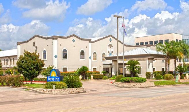 Days Inn/Suites Webster NASA Exterior