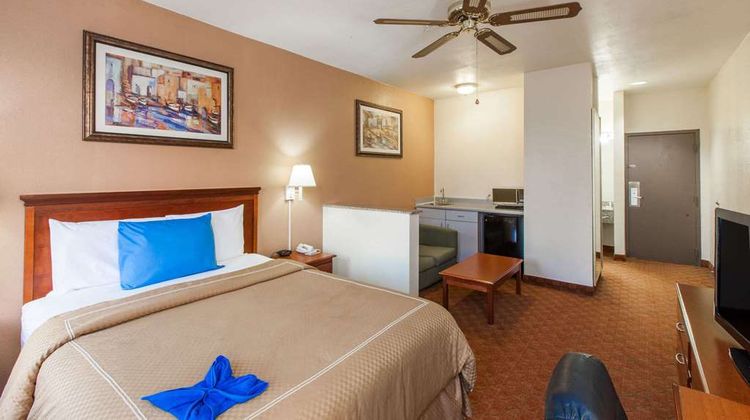 Days Inn/Suites Webster NASA Room