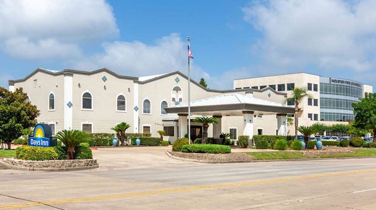 Days Inn/Suites Webster NASA Exterior
