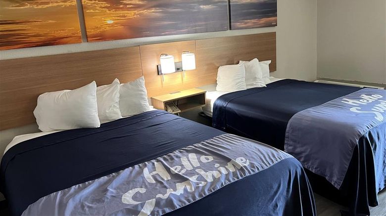 <b>Days Inn Des Moines-West Clive Room</b>. Images powered by <a href="https://iceportal.shijigroup.com/" title="IcePortal" target="_blank">IcePortal</a>.