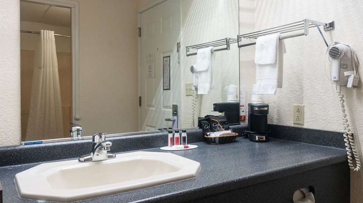 Super 8 Arkansas City Room