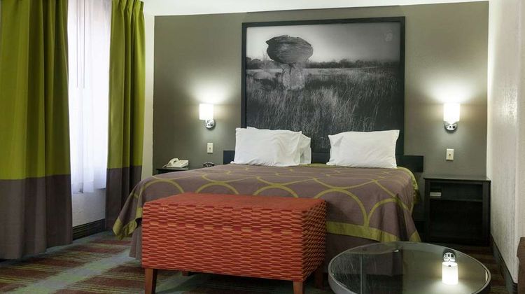 Super 8 Arkansas City Room