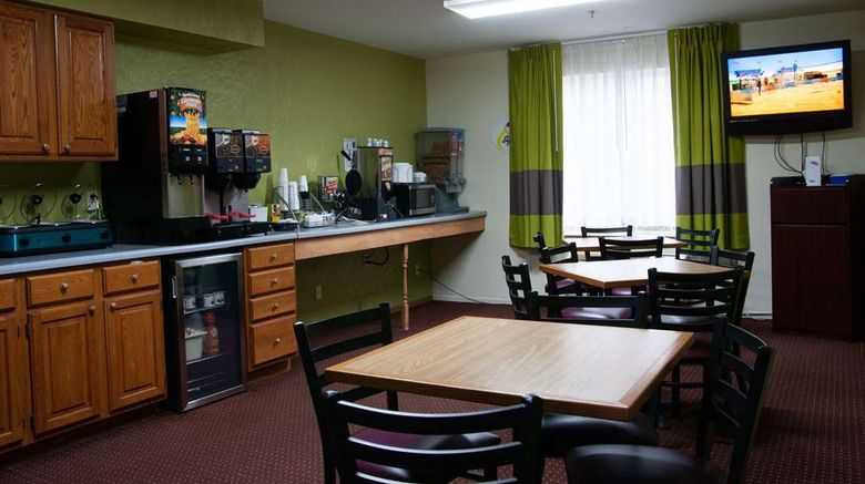<b>Super 8 Arkansas City Restaurant</b>. Images powered by <a href="https://iceportal.shijigroup.com/" title="IcePortal" target="_blank">IcePortal</a>.