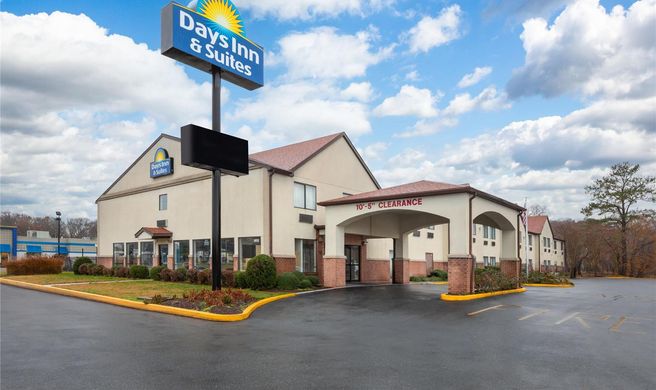 Days Inn & Suites Seaford Exterior