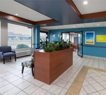 Days Inn & Suites Seaford Lobby