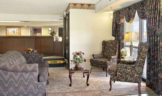 Super 8 Ruther Glen Kings/Dominion Area Lobby