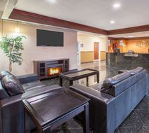 Baymont Inn/Suites Conf Ctr-South Haven Lobby