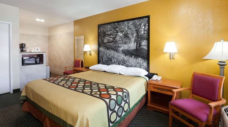 <b>Super 8 Bakersfield South Room</b>. Images powered by <a href="https://iceportal.shijigroup.com/" title="IcePortal" target="_blank">IcePortal</a>.