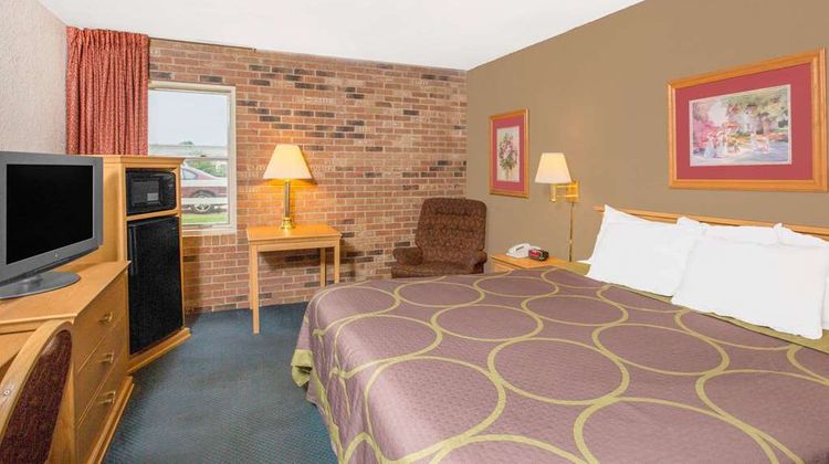 Super 8 Blytheville Room