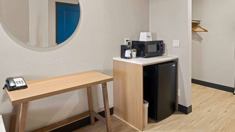 <b>Days Inn & Suites San Diego E / El Cajon Room</b>. Images powered by <a href="https://iceportal.shijigroup.com/" title="IcePortal" target="_blank">IcePortal</a>.